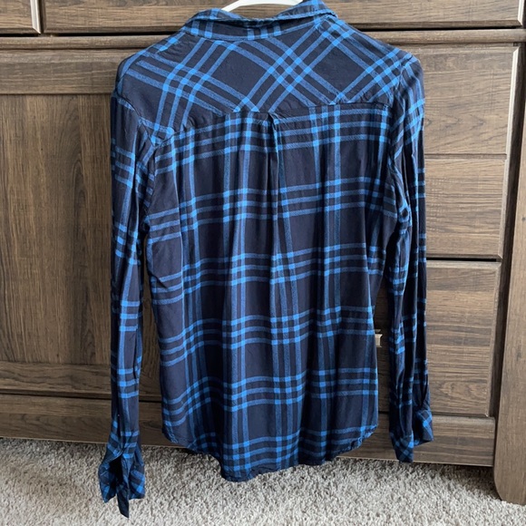 Light weight button down flannel - Picture 2 of 2
